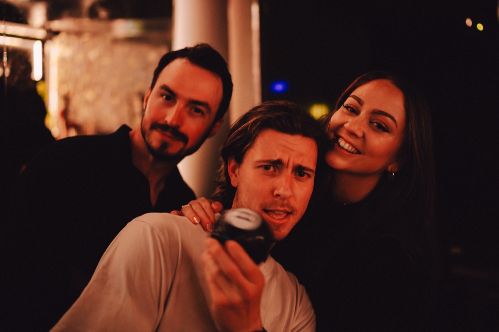 We Met At Eight - Image 6