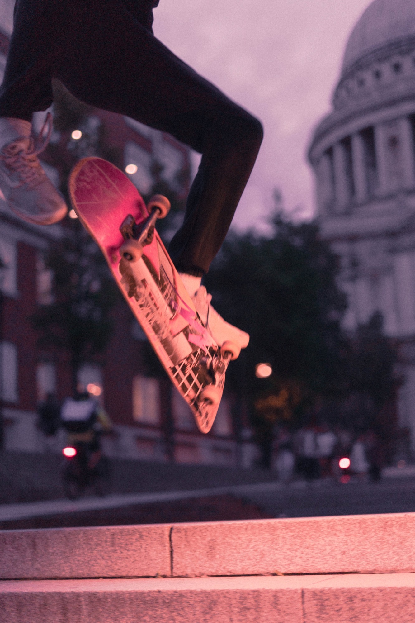 Cityscape photography - skateboard trick at St Paul's