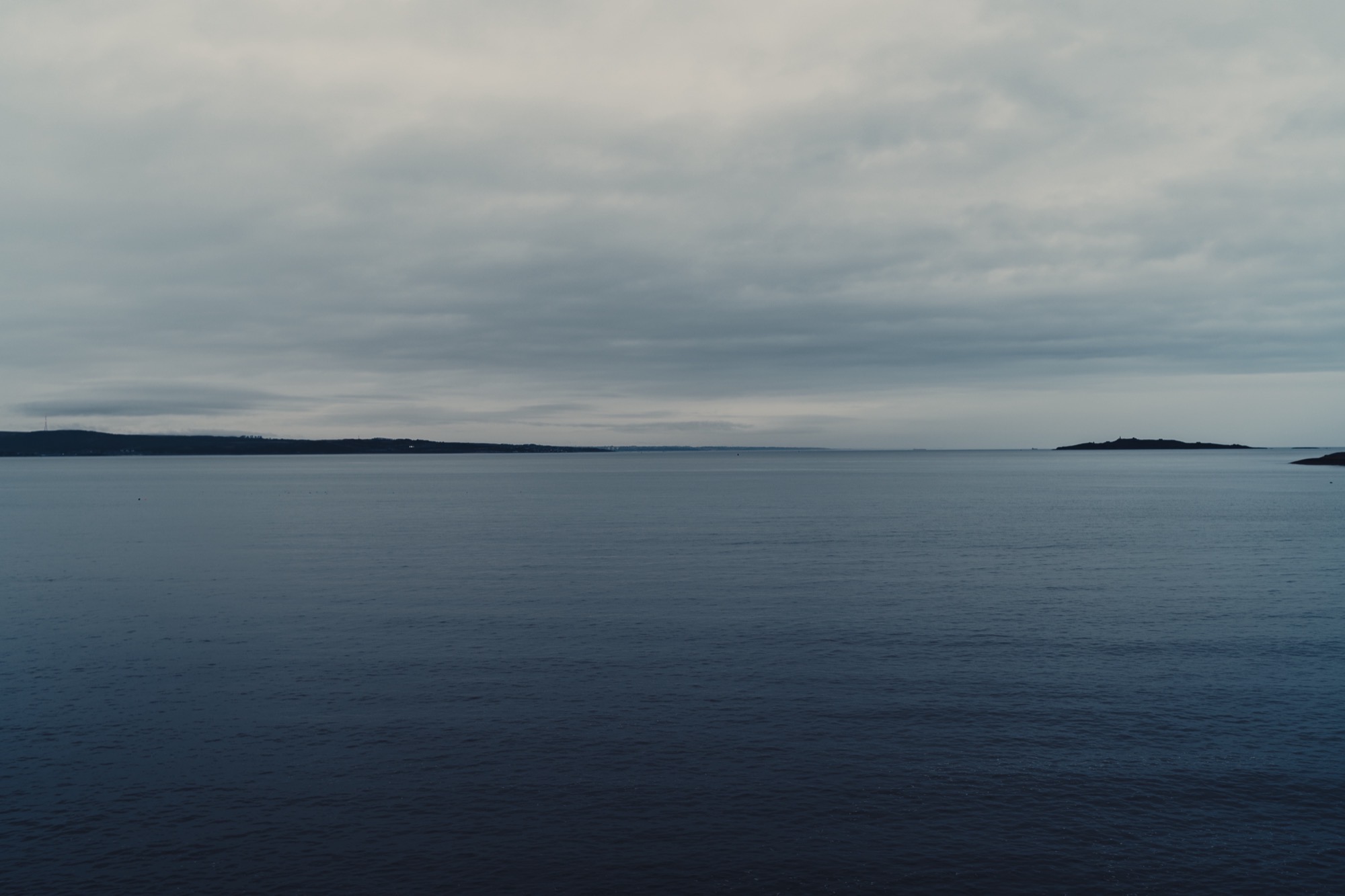 Landscape photography - calm sea overcast sky