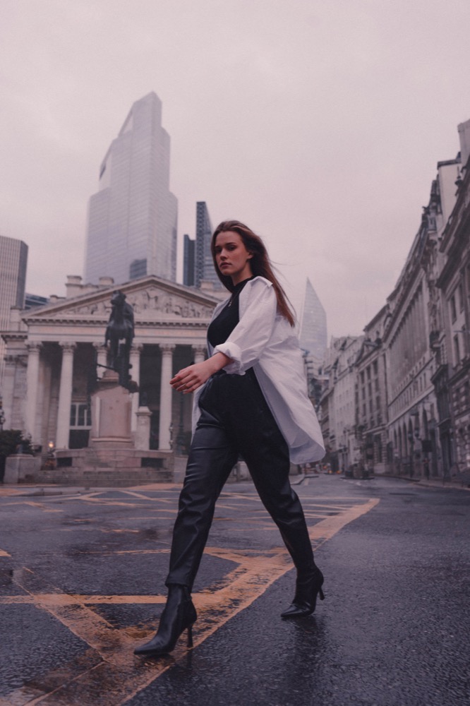 Portrait photography - woman at Bank of England